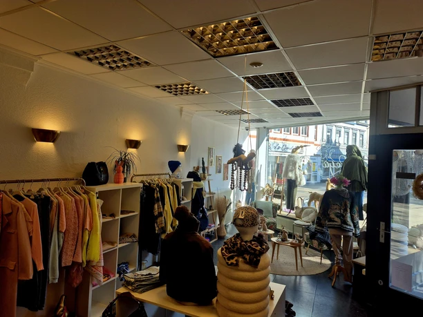 Seya-Fashion-Peine-Damenmode-Boutique-Accessoires (1).jpg