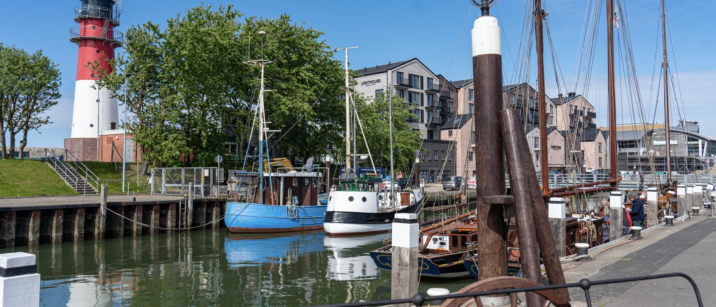 Büsum-Hafen-Lighthouse01.jpg