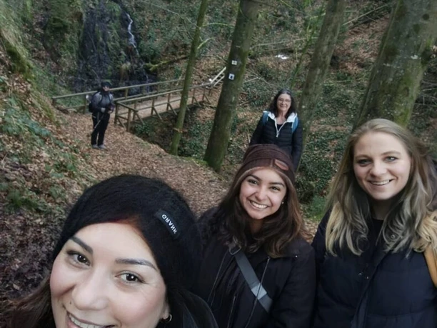 Personen bei der Trail Wanderung