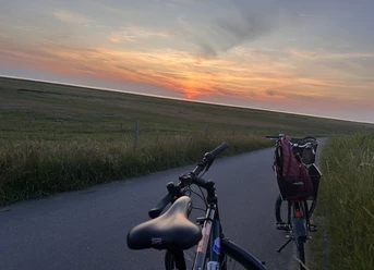 Durch die Küstenheide am Abend - (c) Johannes Theiner ADFC Cuxhaven.jpg