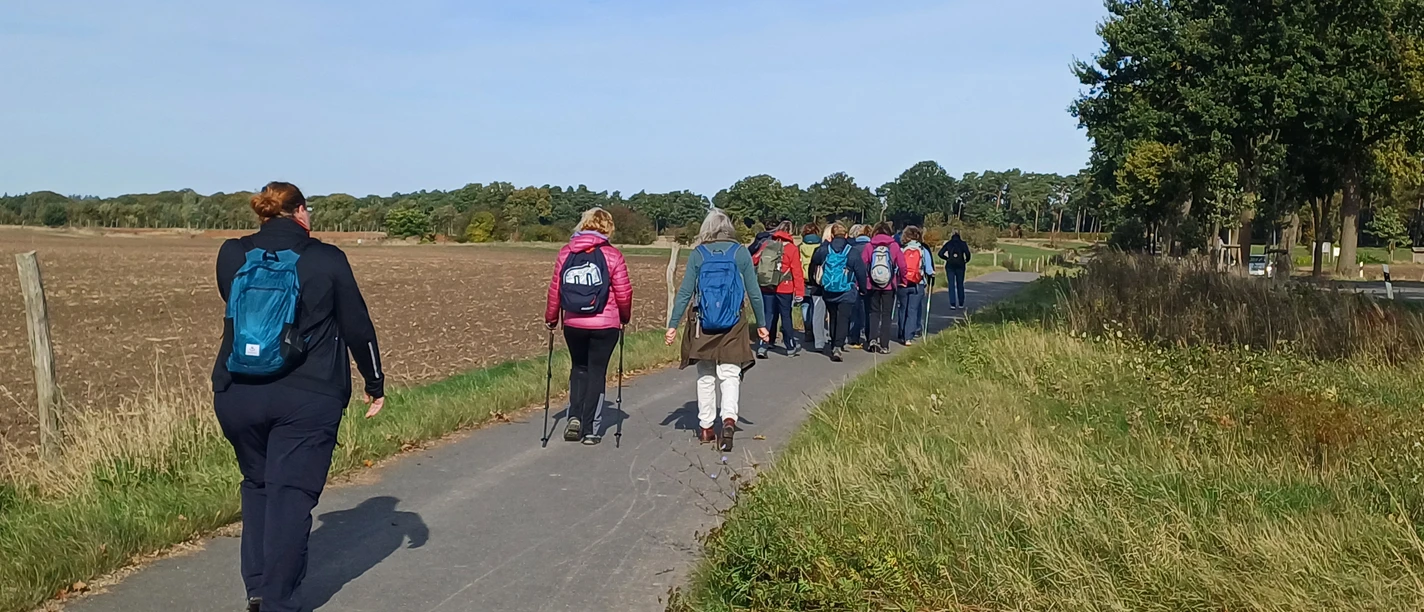 Pilgergruppe_quer_(Tourist-Info RZ).jpg