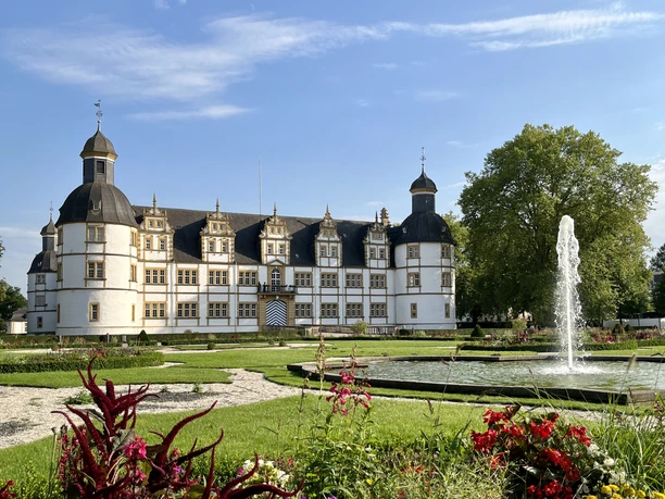 Schloss und Barockgarten