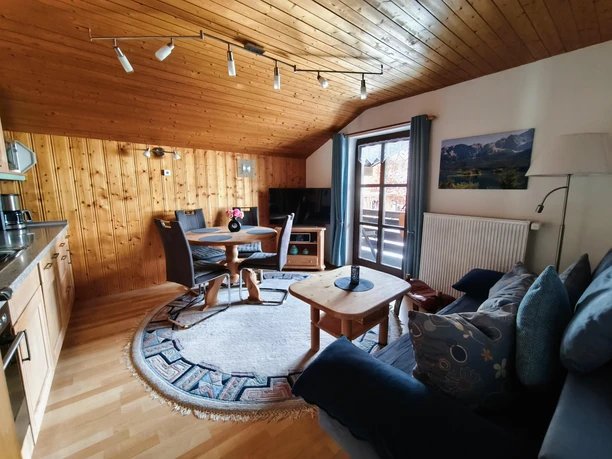 Wohnzimmer mit Küchenzeile