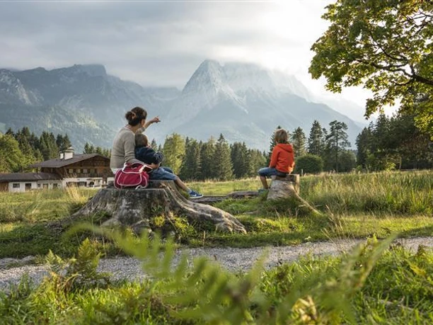 Blick zum Zugspitzmassiv
