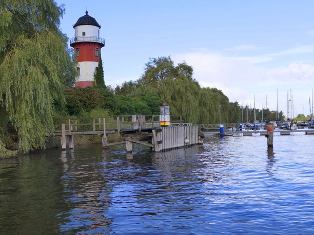1060788 (c) Dagmar Brandenburg_Erlebnis Bremerhaven_WEB.jpg Leuchtturm Brinkamahof am Fischereihafen Bremerhaven