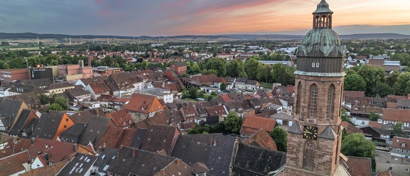 Marktkirche.jpg Einbeck von oben mit Blick auf die Kirche