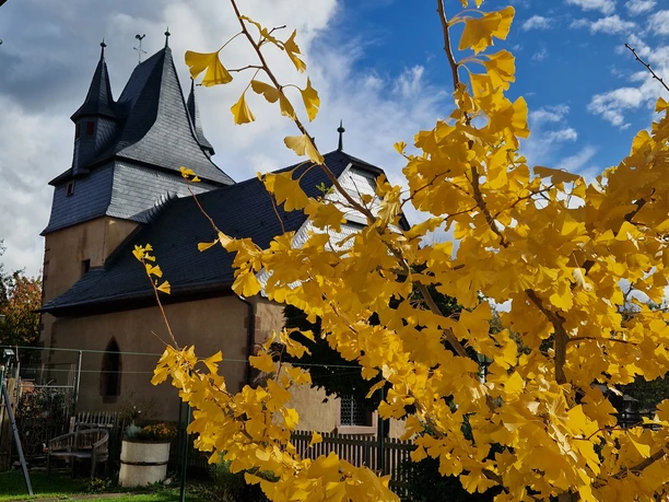 Alte Kirche Allendorf Sie sehen alte Kirche bei Sonnenschein