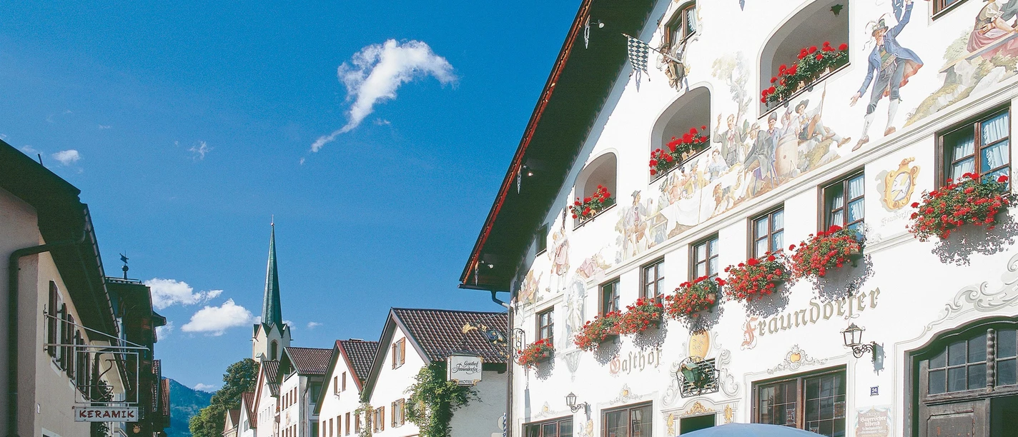 Garmisch Polznkasparhaus Kirche St_martin
