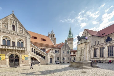 Stadt Braunschweig - Burgplatz mit Löwe
