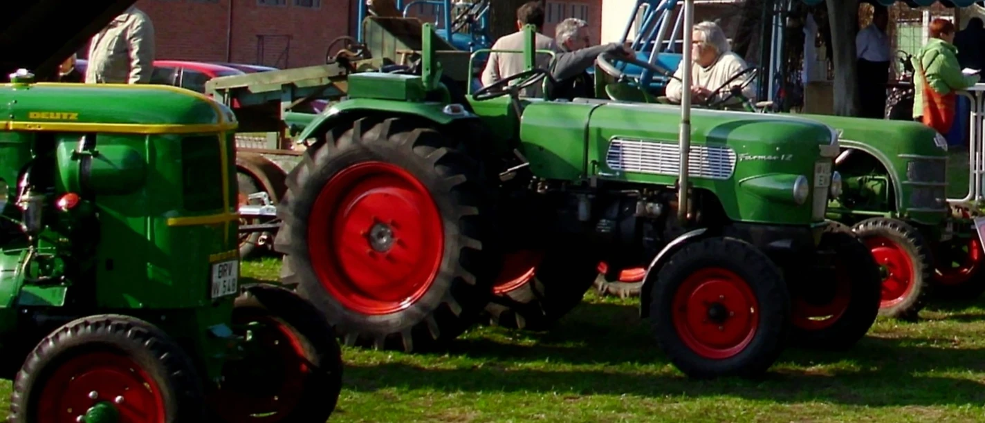 Oldtimer tractor in Wilstedt Oldtimer tractor in Wilstedt