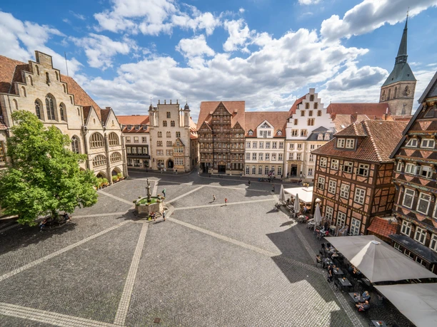Der Marktplatz von Hildesheim Zu sehen ist der Marktplatz von Hildesheim aus der Luftperspektive.
