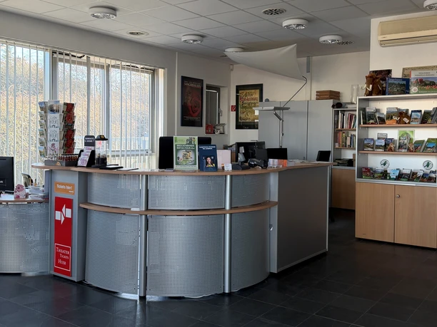 Tourist-Information-Rosenstadt-Sangerhausen-Counter.jpg