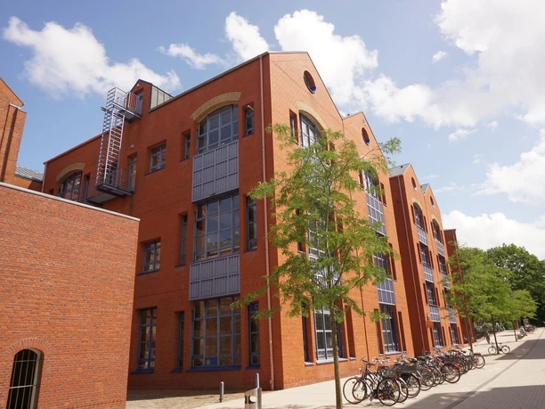 DSC04427_WEB.jpg Gebäudeteil der Hochschule Bremerhaven