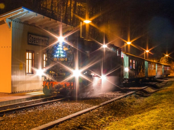 Weihnachtswintermotiv Weißeritztalbahn