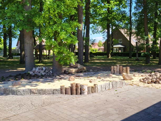 Rohstoffpfad Geologischer Garten, Werpeloh ©Naturpark Hümmling.jpg