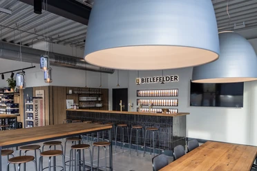 Tap Room der Bielefelder Braumanufaktur.PNG
