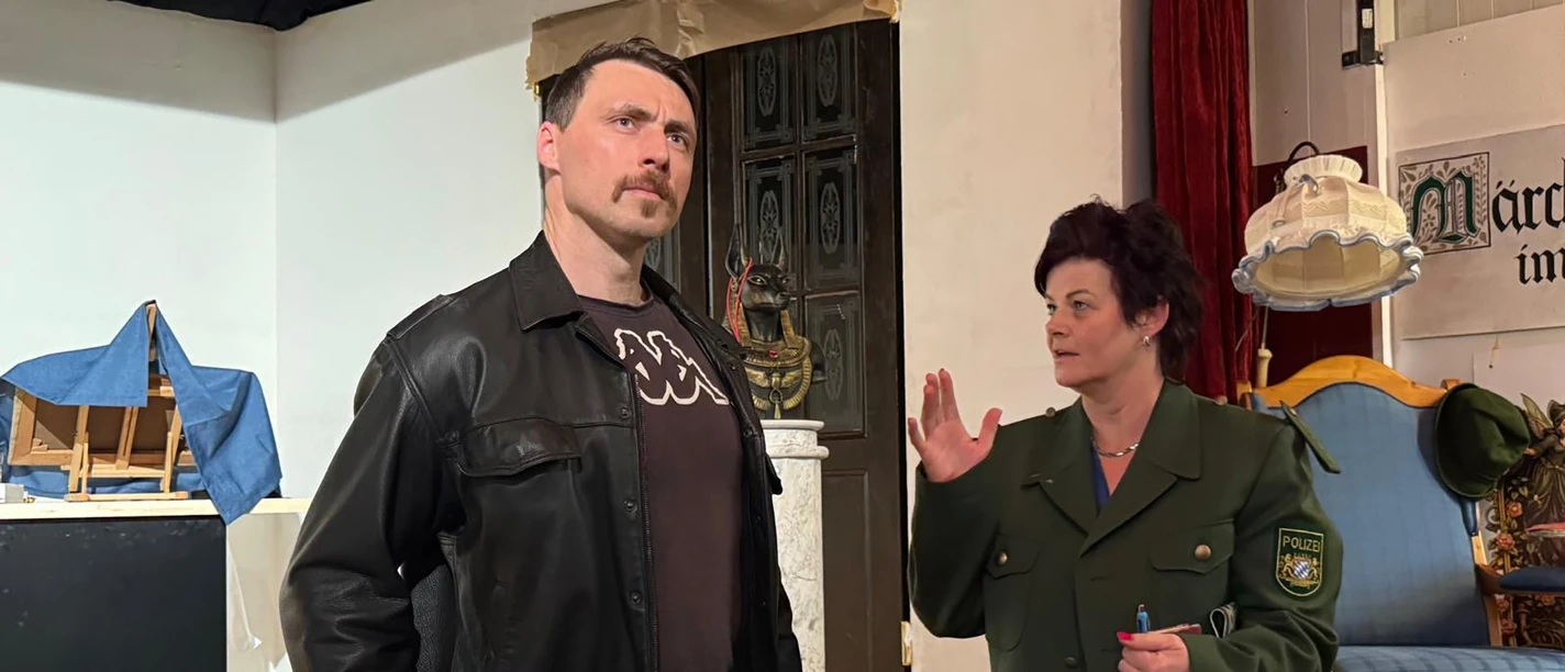 Theater Aibling Pharao Lederhosn.JPG Szene aus dem Frühjahrsstück 2026 des Theater Aibling