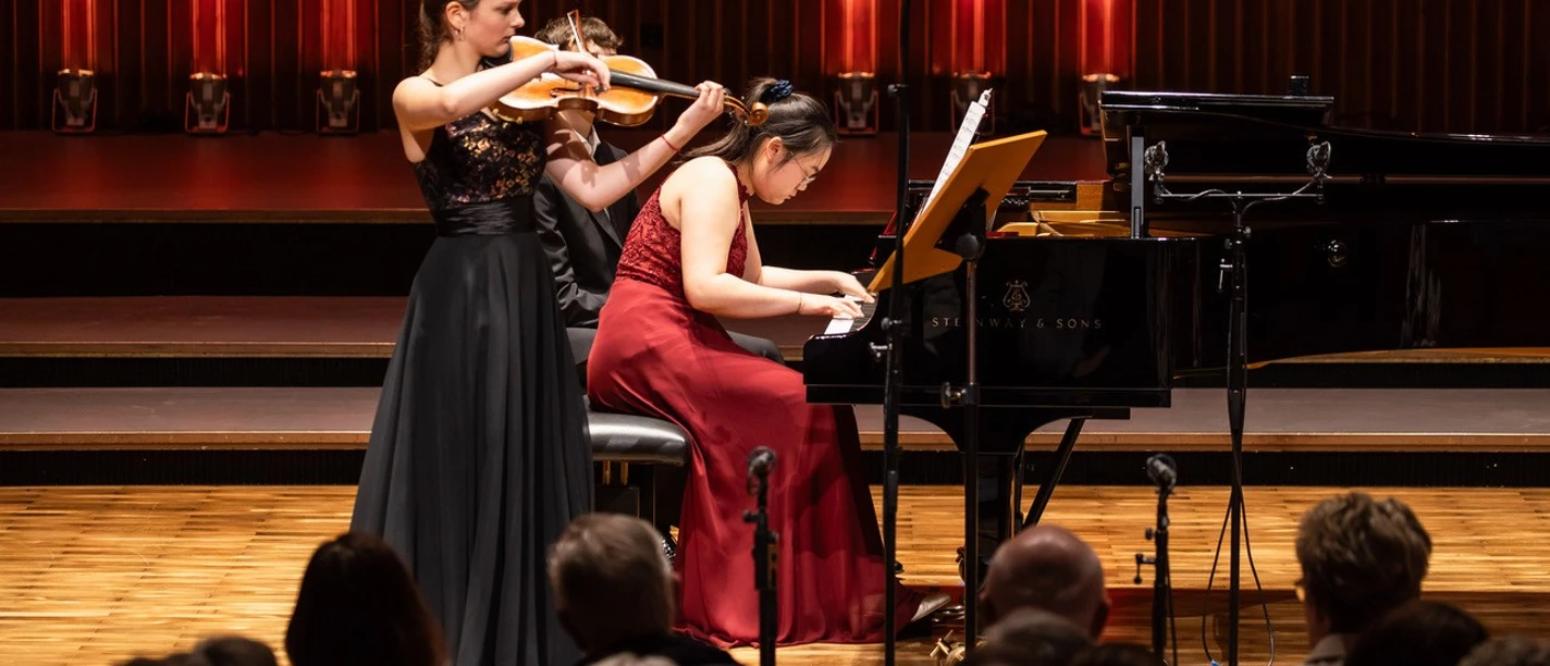 JMS Klavier u. Viola c Fotograf Helge Krückeberg.jpg