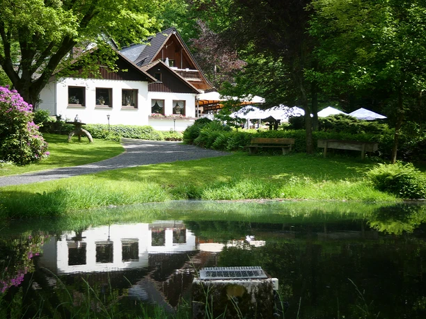 Jagdhaus Im Kühl Teichanlagen im Sommer