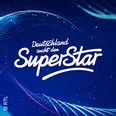 Weißes DSDS-Logo auf dunkelblauem Hintergrund mit leuchtenden grafischen Linien