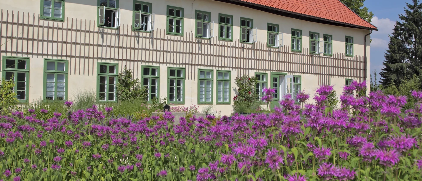 Glashuette Gernheim, Garten am Herrenhaus, Petershagen-Ovenstädt, Foto: LWLMi-Lk_foto lwl.jpg