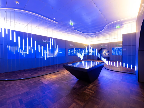 Deutsche Börse Visitors Center Ausstellung im Deutsche Börse Visitors Center Frankfurt mit Lichtinstallation