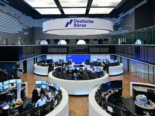 Deutsche Börse - trading floor Trading floor of Deutsche Börse in Frankfurt with screens and desks