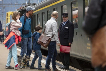 Steigen Sie ein zur Erlebnisfahrt San Gottardo | Embarquez dans le train découverte San Gottardo | Salite a bordo del treno avventura San Gottardo, 2022.