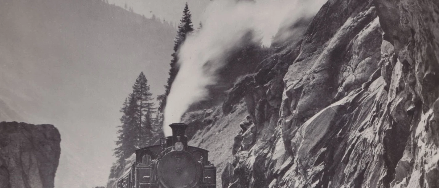 Zug der Furka-Oberalp-Bahn, hier unterwegs im Wallis | Un train de la compagnie Furka-Oberalp, roulant ici dans le Valais | Treno della ferrovia del Furka-Oberalp, qui in viaggio nel Vallese, ≈ 1941.