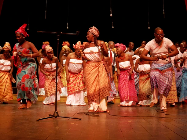 Le Chant sur la Lowé, Gabun .jpg