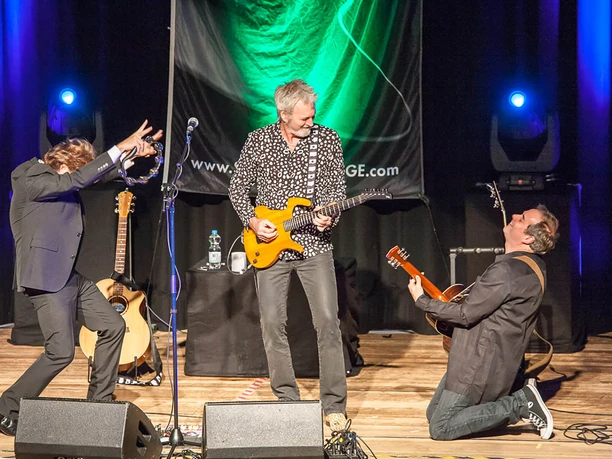 Frontm3n-Gitarrenfestival-2017-live.jpg Die Frontm3n rocken Bühne beim Gitarrenfestival Bad Aibling