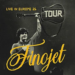 Schwarzweiß-Plakat mit Musiker, erhobener Gitarre und gelbem Schriftzug Finojet