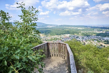 Aussichtsplattform am Großen Mannstein Aussichtsplattform am Großen Mannstein mit Blick Richtung Taunuskamm