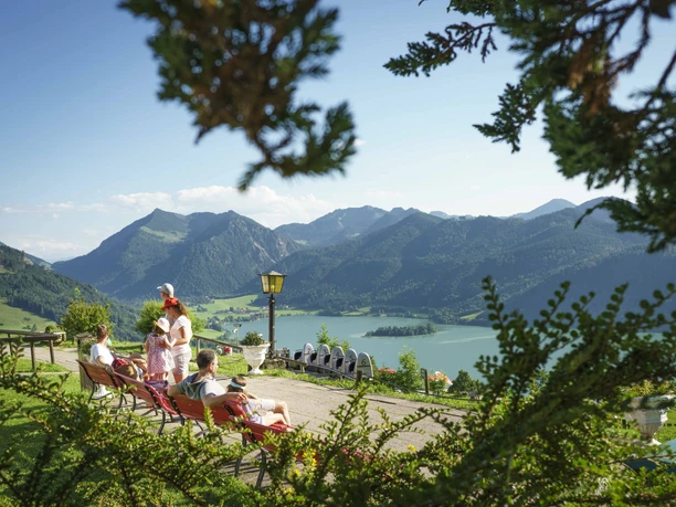 Blick von der Schliersbergalm auf den Schliersee