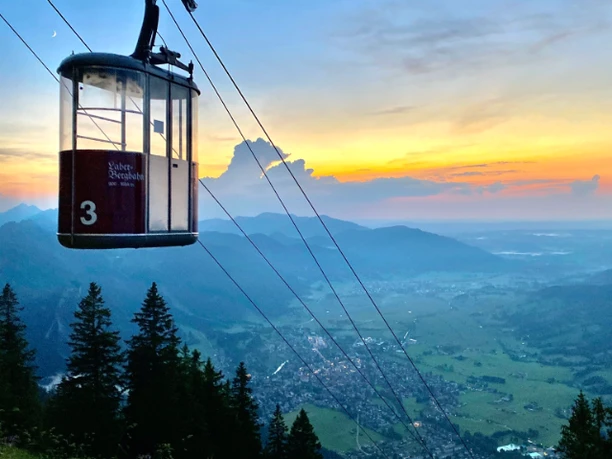 Laber-Bergbahn am Abend
