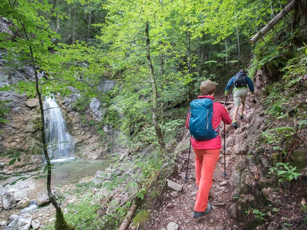 Wandern durch die Schleifmühklamm in Unterammergau