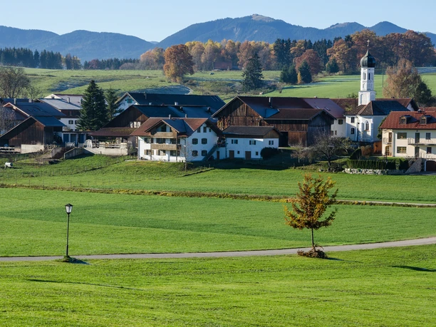 Wanderung - Hungerbach-Rundweg - Eglfing mit Alpenpanorama