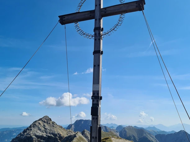 Westlicher Geierkopf mit Gipfelkreuz