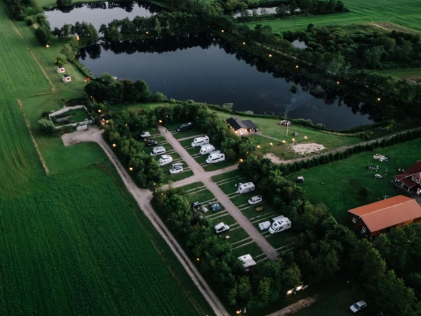 Hygge Lake pladsen fra luften