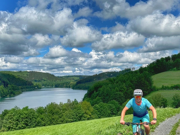 Mountainbiker Querfeldein-Touren Bild 3 Hennesee