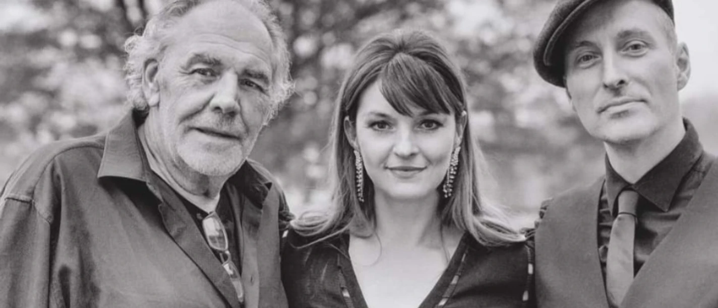 Lebensblues_Christian Kohlund mit Ina Paule Klink und Wayne Jackson.jpg