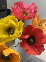 Kunstblumen.jpeg Strauß gebastelter Mohnblumen