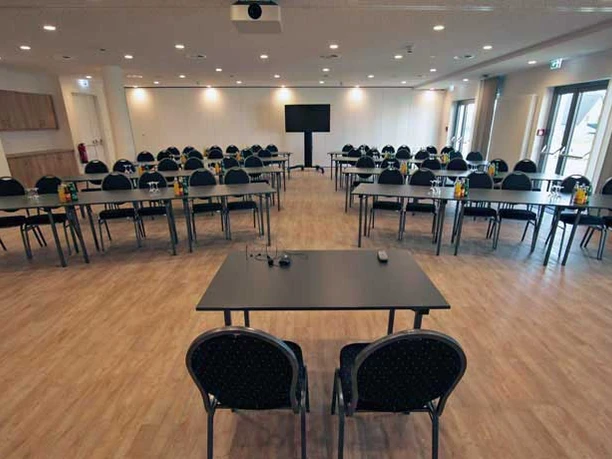 weinhaus-moehle-tagungsraum2.jpg