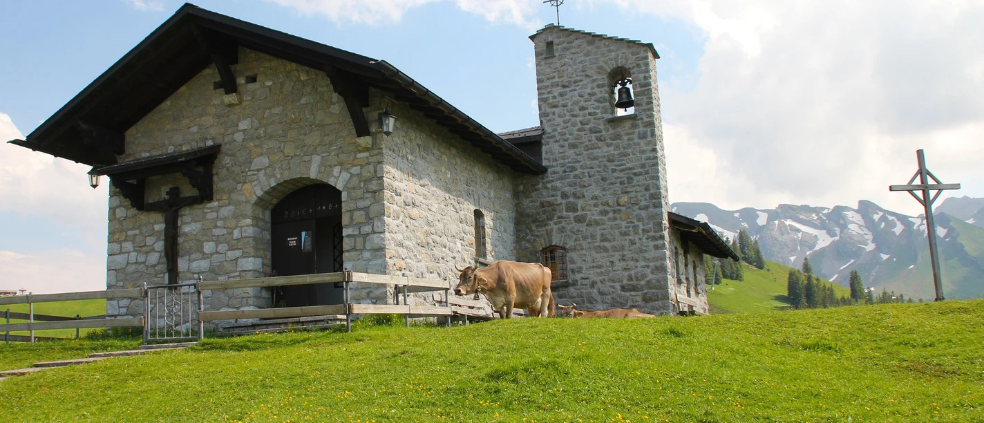 klewenkapelle.jpg Klewenkapelle auf der Klewenalp im Sommer