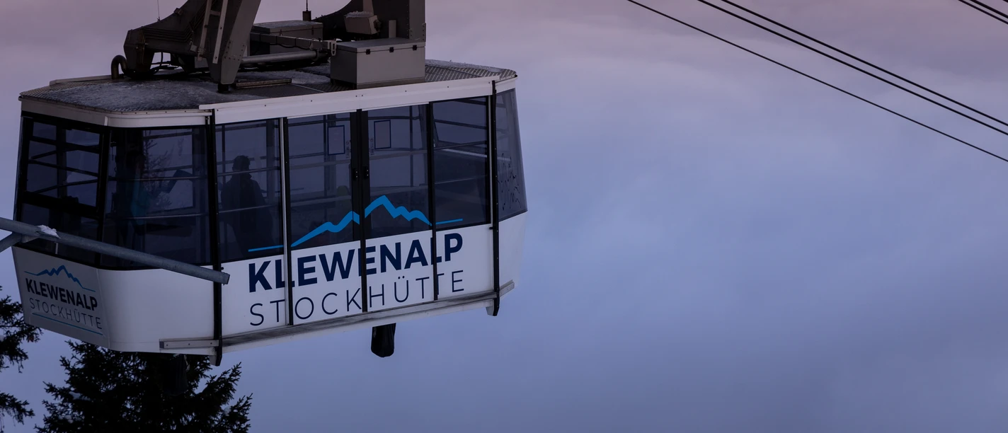 2023 Klewenalp13.jpg Luftseilbahn Klewenalp-Stockhütte mit Nebelmeer und Abendstimmung.