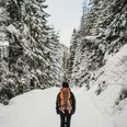 Person beim Winterwandern