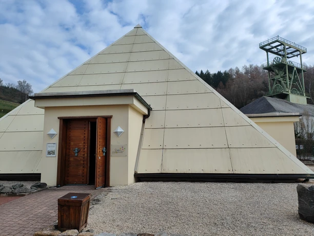 Galileo-Park: Show Pyramide