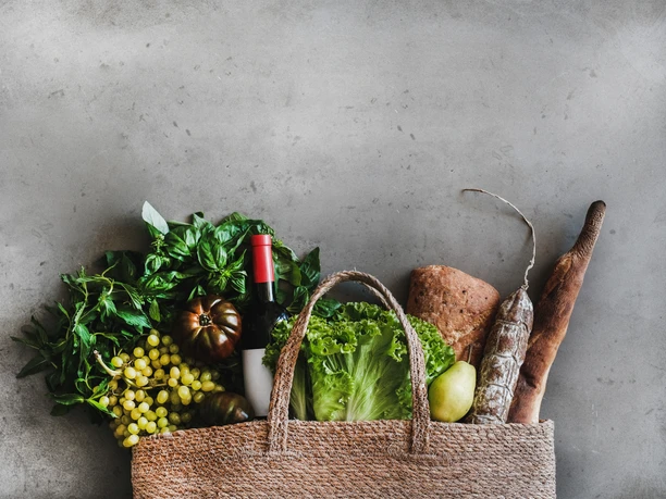 Bild Abendmarkt copyright Adobe Stock.jpg