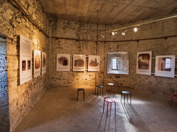 Fritzlar_Grauer Turm Ausstellung 2021-10-02_D850_1550 (B) klein StadtmarketingFritzlar_CC-BY-SA.jpg