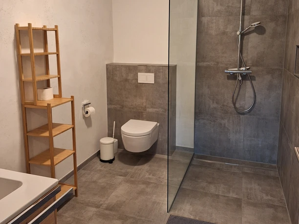 Ferienwohnung Hügelhaus | Badezimmer